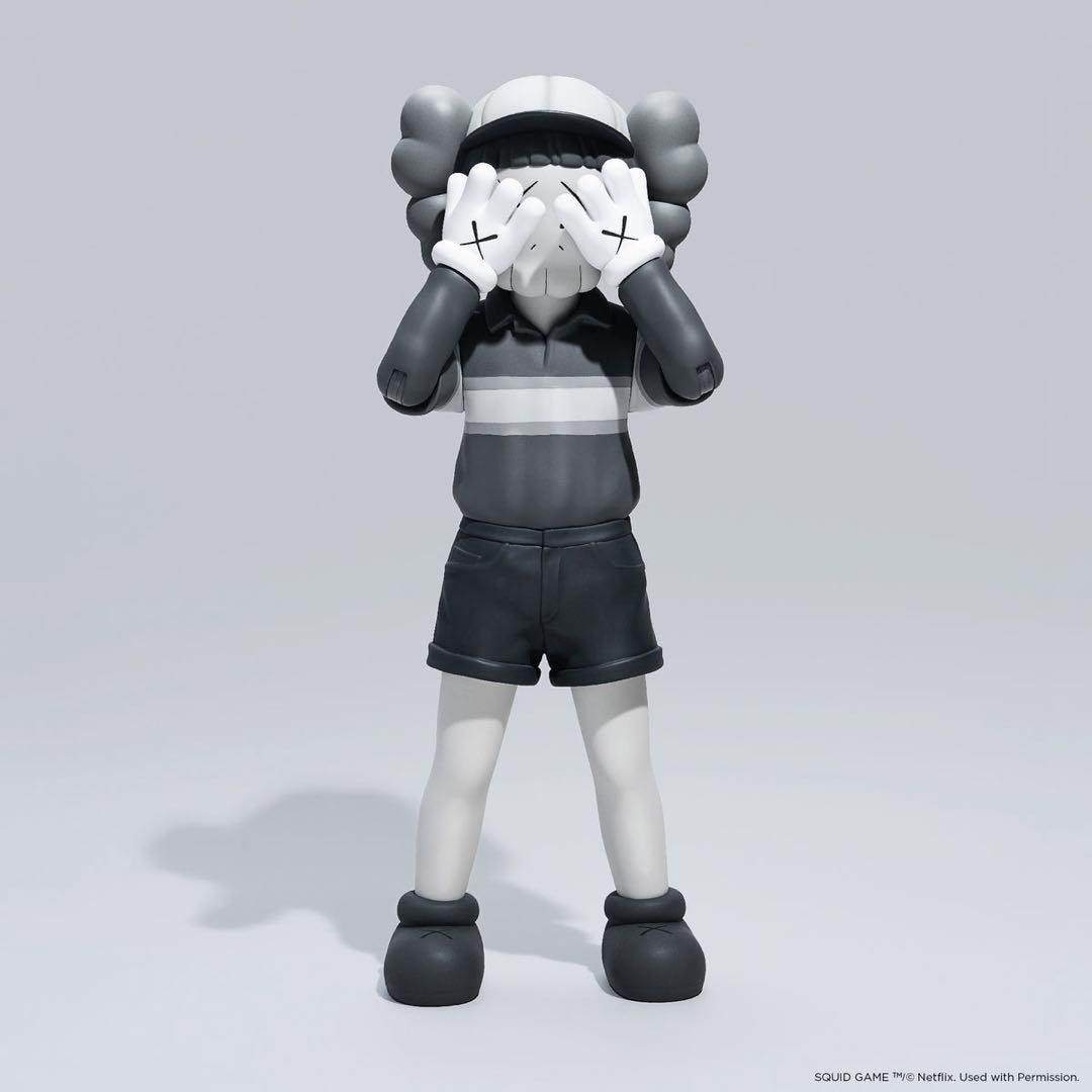 KAWS イカゲーム　チョルス　フィギュア　Squid Game