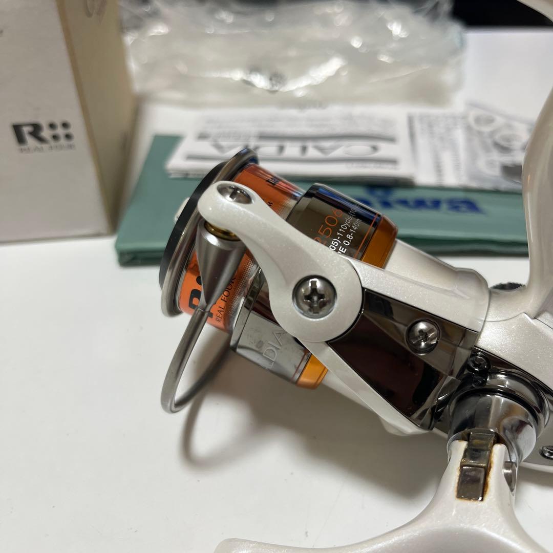 未使用品　DAIWA 09カルディア2506W ダブルハンドル ダイワ