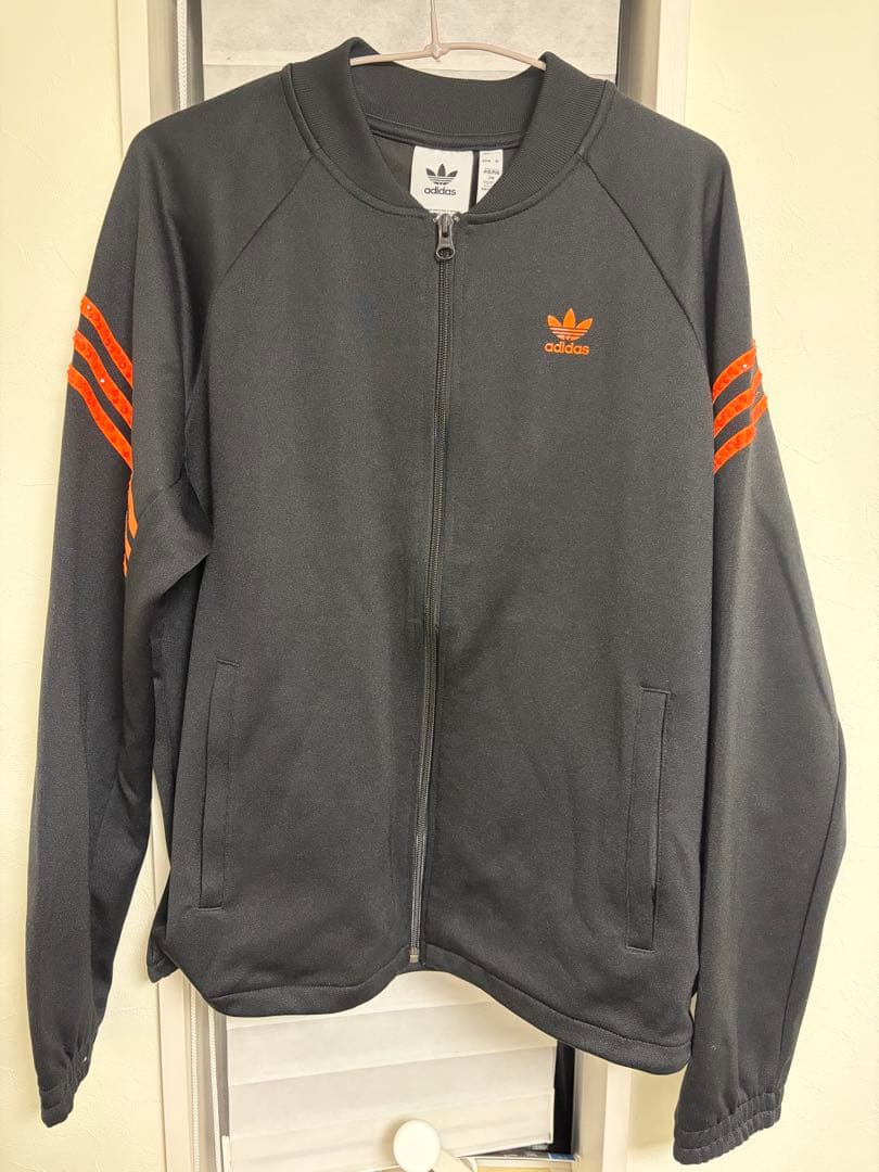 adidas × Swarovski トラックジャケット