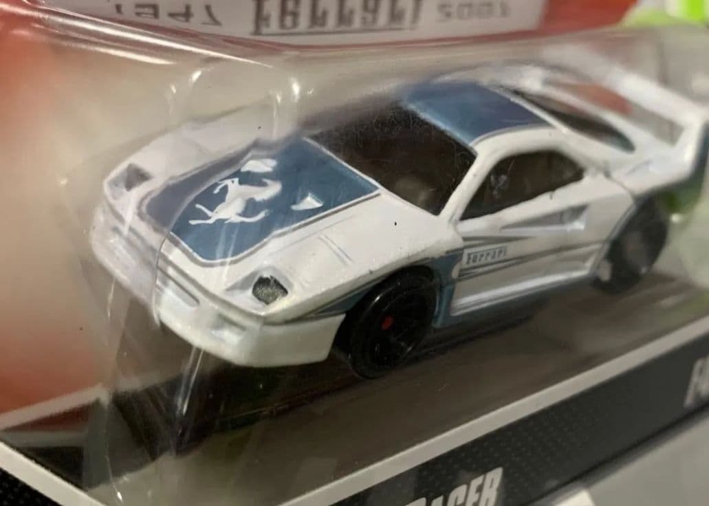 ホットウィール　F40 フェラーリレーサー　白、水色