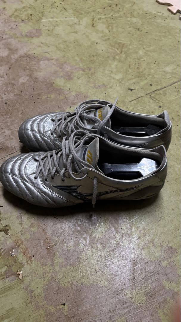 MIZUNO モレリアネオ4 シルバー