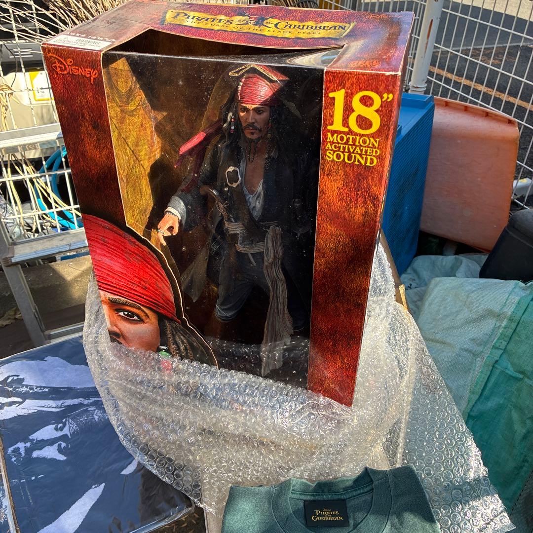 ディズニー パイレーツオブカリビアン ジャックスパロウ フィギュア 新品と小物