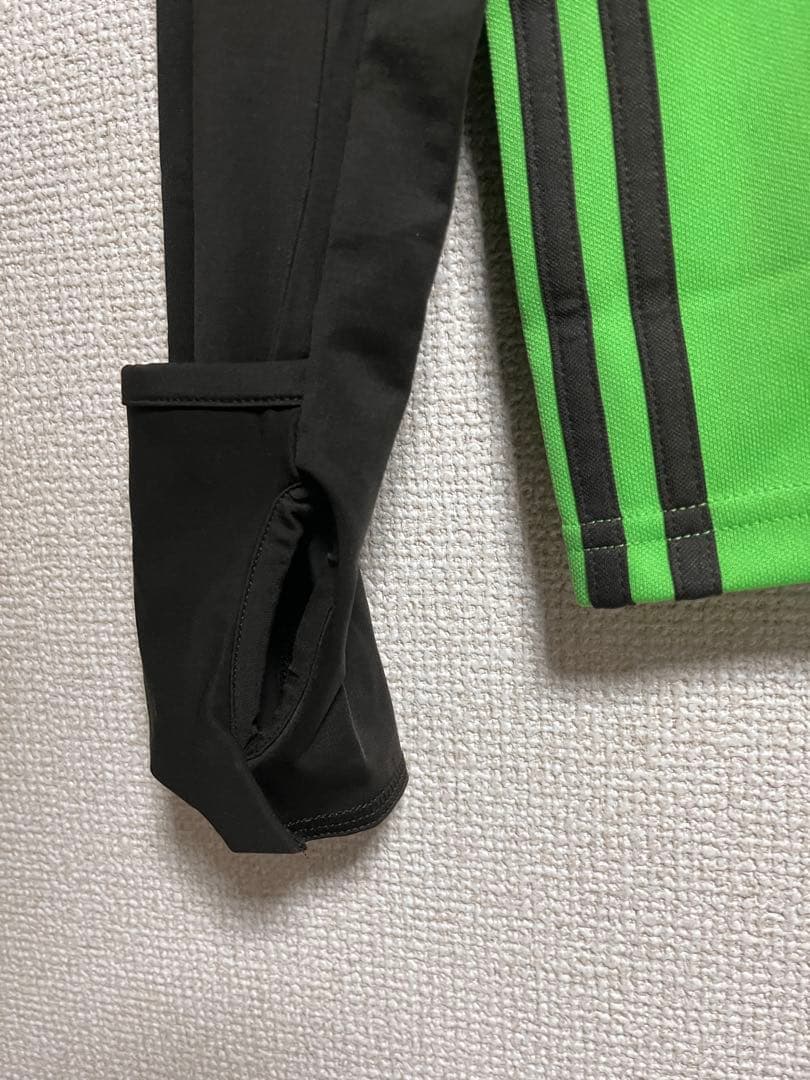 新品未使用タグ付サッカー日本代表キーパー？プラクティスシャツ長袖ユニフォーム
