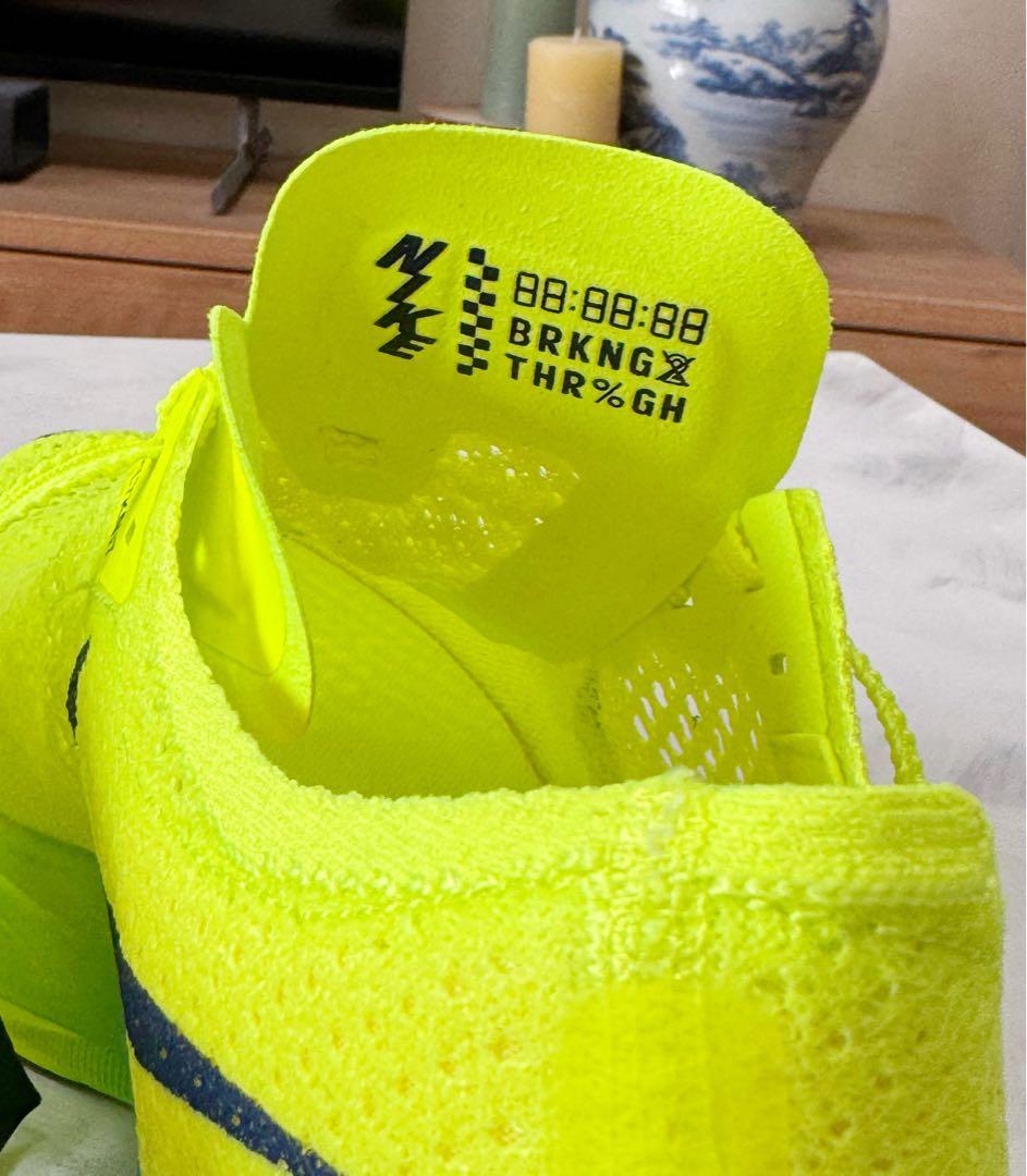 【新品未使用】ナイキ NIKE ヴェイパーフライ3 28.0cm ボルト