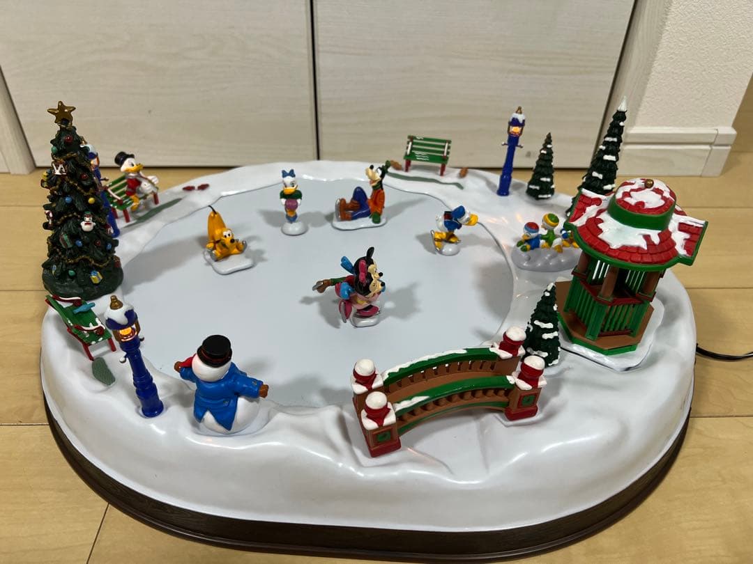 【希少】Mickey's Holiday Skaters ディズニー クリスマス