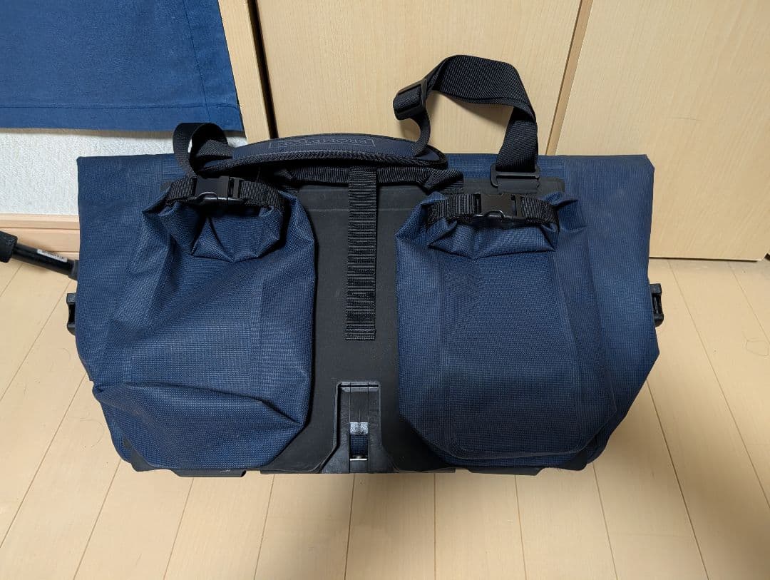 （定価36,300円) BROMPTON ロールトップ・バッグ 25L