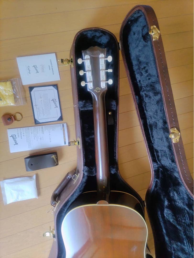 Gibsonカスタムショップ　1960s J-45 Montana Rose