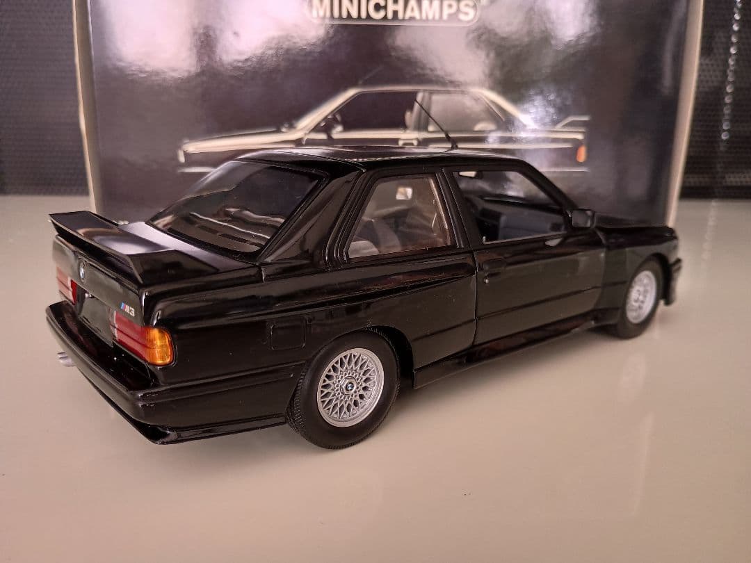 ミニチャンプス  M3 STREET E30 1987 1/18
