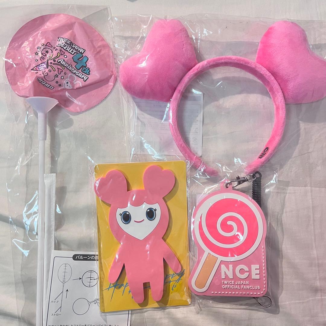 TWICE モブリー ぬいぐるみ バックチャーム モモ まとめ売り おまけあり