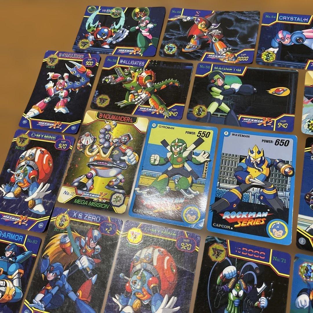 ロックマン トレーディングカード38枚とフィギュア