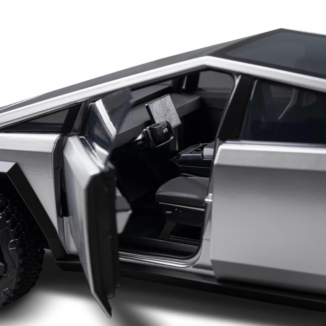 テスラ Tesla Cybertruck 1:18スケール ダイキャスト 新品
