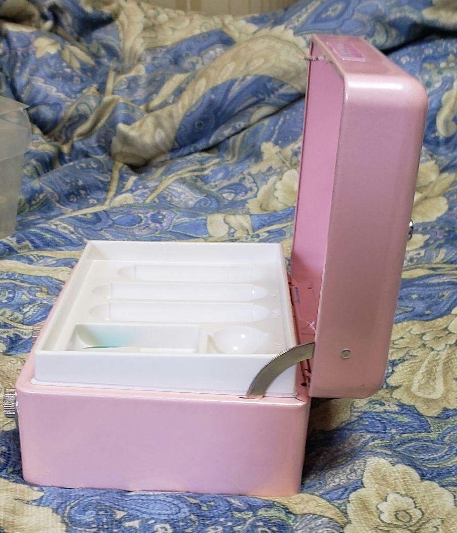 キティちゃん　金庫　プラスチックケース　カギ二本　ロック番号　付き