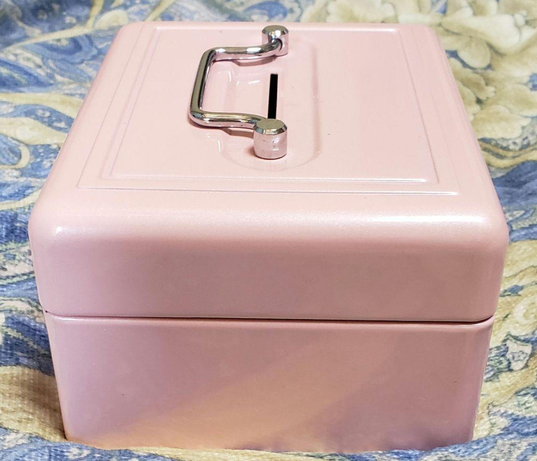 キティちゃん　金庫　プラスチックケース　カギ二本　ロック番号　付き