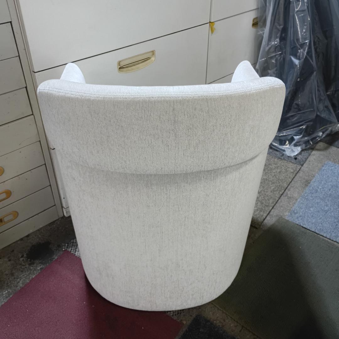 【展示品2025年製】オカムラ　シェリル　ラウンジチェア　パネル脚　ベージュ