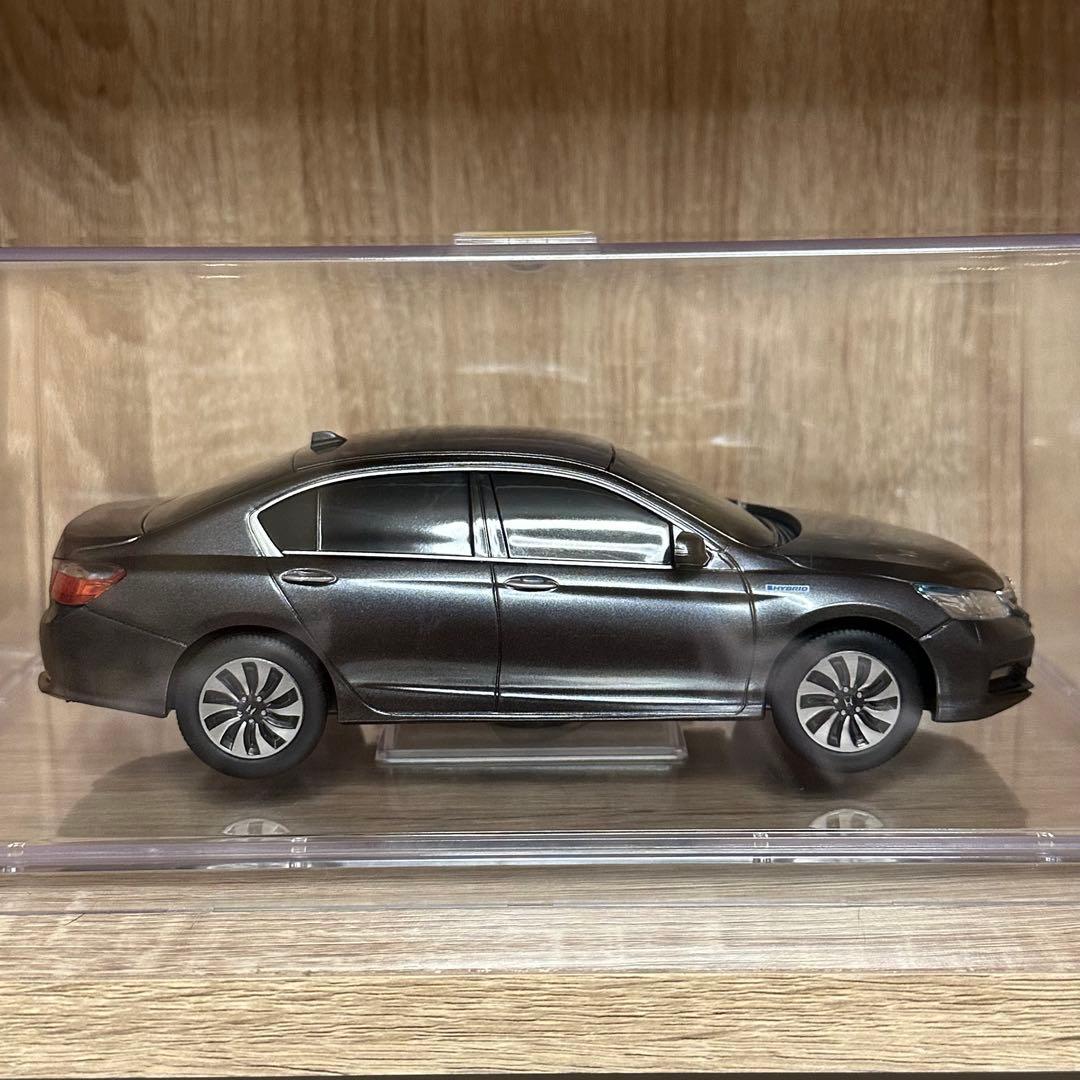 Honda アコードハイブリッド 色見本 1/24スケールモデルカー