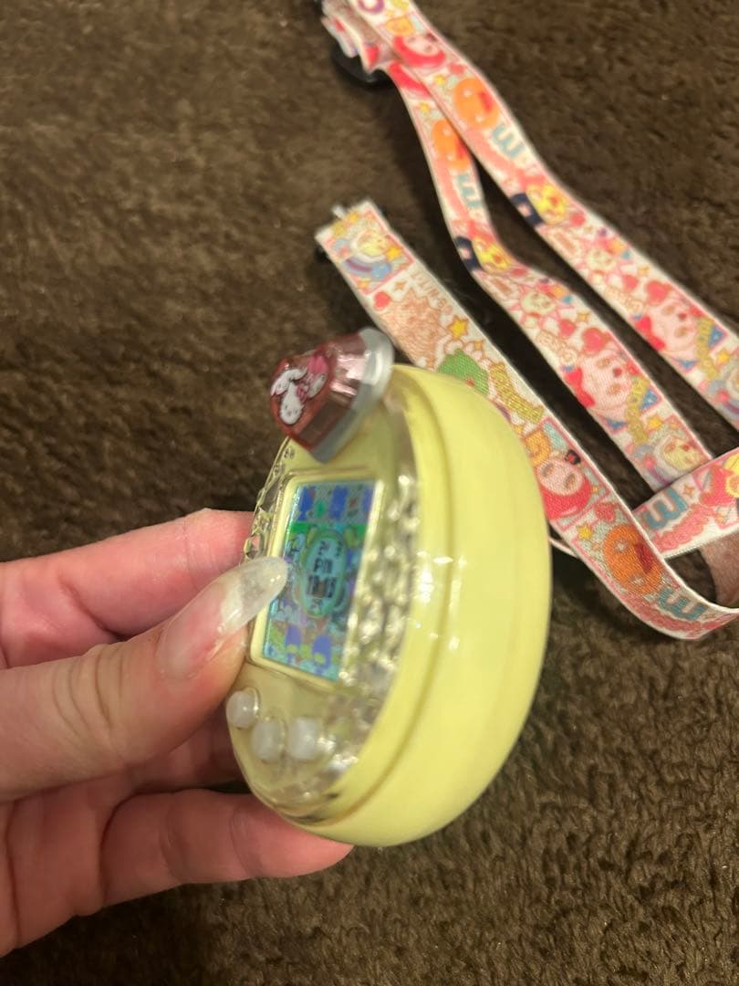 たまごっちピース　たまでこピアス付き　サンリオ