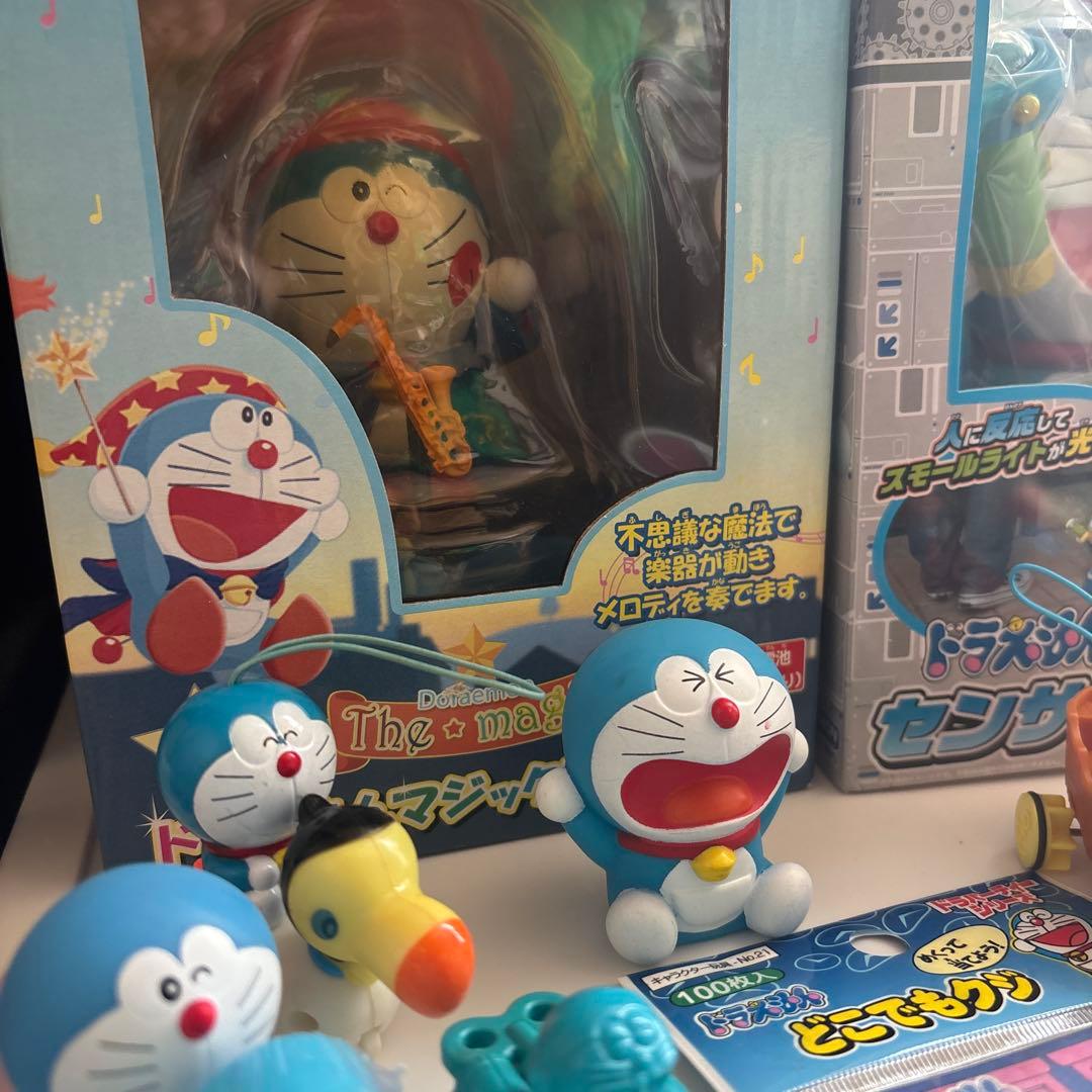 ドラえもん　グッズ　まとめ売り　フィギュア　センサーライト　ストラップ