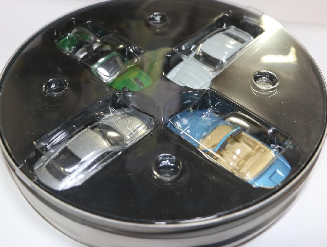CORGI社007 ジェムス・ボンドコレクション（アストンマーチン等４台）中古品
