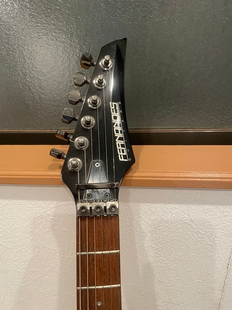 FESNANDESエレキギター レッド