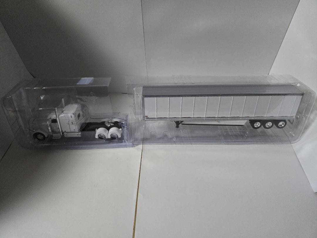 DCP ダイキャストプロモーション 1/64 PETERBILT 389 白