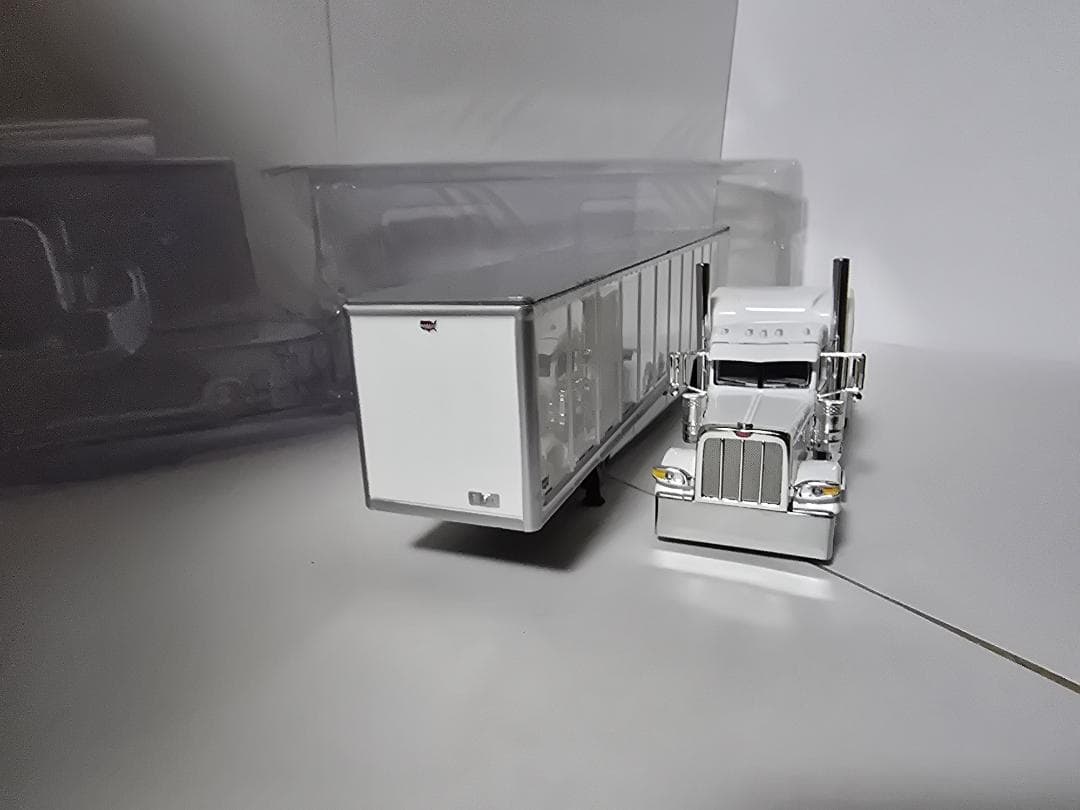 DCP ダイキャストプロモーション 1/64 PETERBILT 389 白
