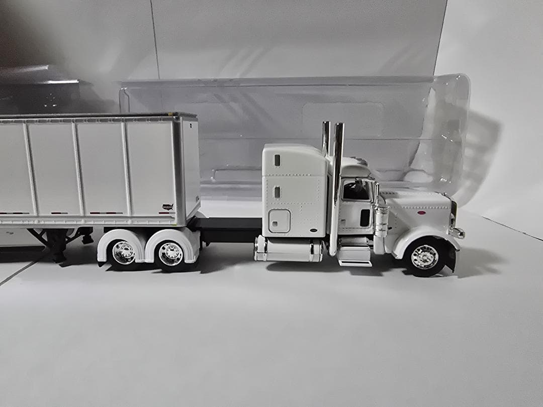 DCP ダイキャストプロモーション 1/64 PETERBILT 389 白