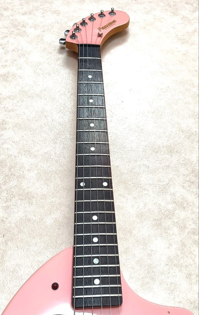 【美品】ZO-3 ピンク アンプ内蔵ミニギター 専用ケース付 ぞーさん