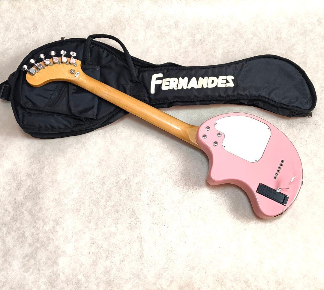 【美品】ZO-3 ピンク アンプ内蔵ミニギター 専用ケース付 ぞーさん