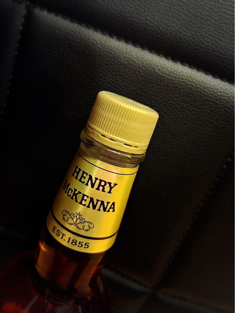 【希少品】HENRY McKENNA バーボンウイスキー　ヘンリーマッケンナ