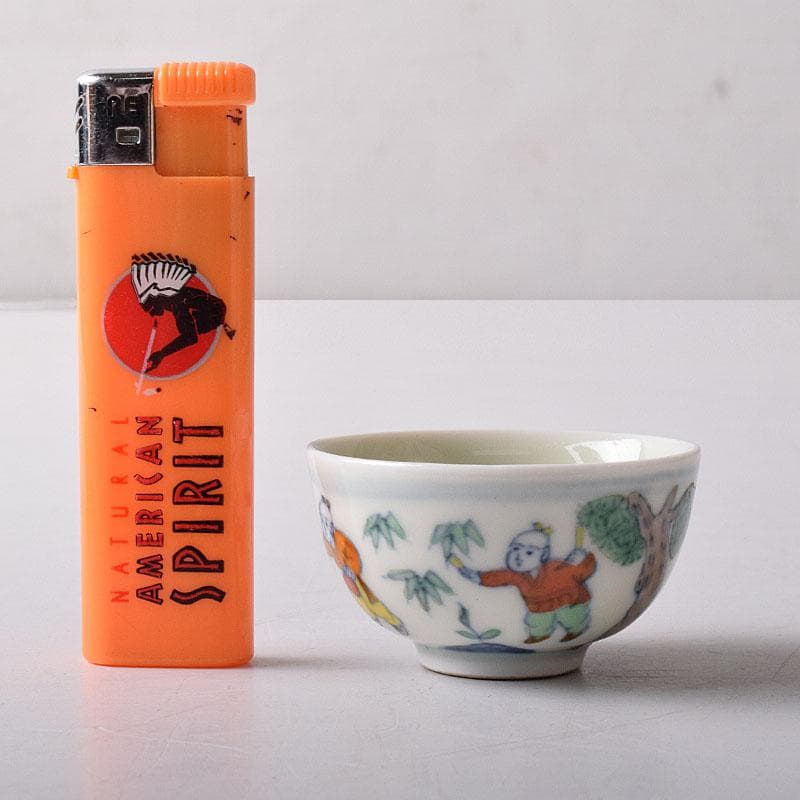 中国　大明成化年製　豆彩唐子文盃　酒盃　時代箱　C　7874