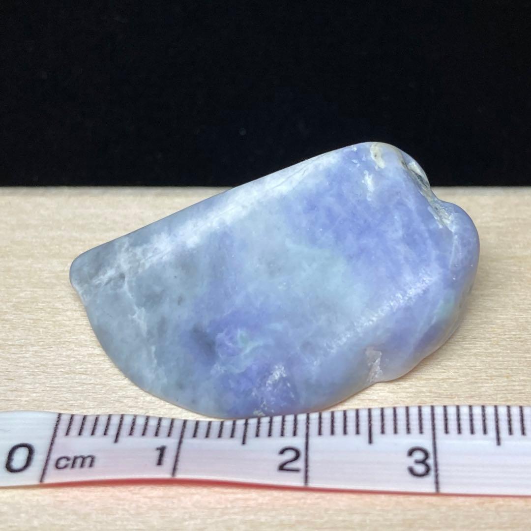 糸魚川翡翠　深い紫　ラベンダー翡翠　翡翠輝石　原石　13.8ｇ