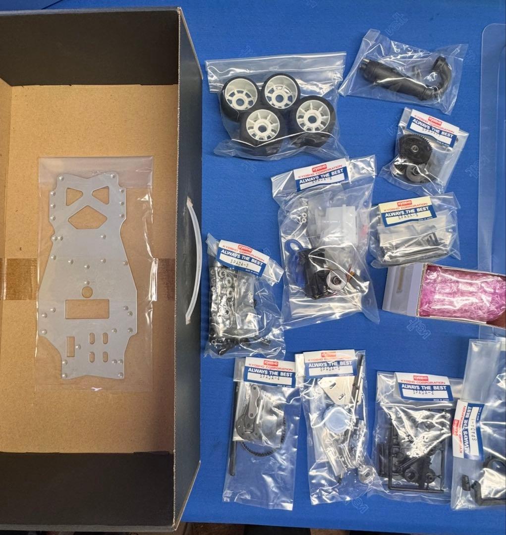 新品 KYOSHO SPADA 09 RD-12EX Body Version