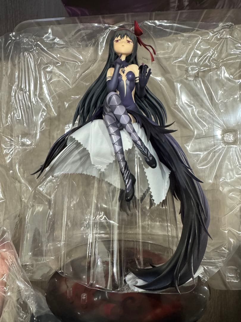 悪魔ほむら 1/8スケールフィギュア