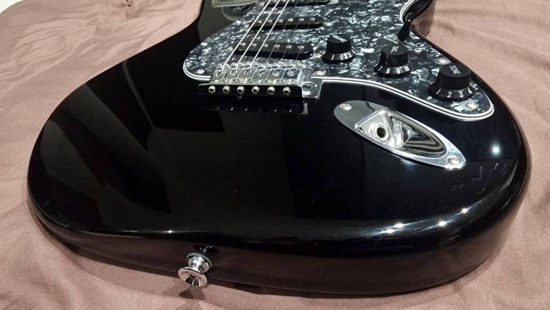 エレキギター Squier by Fender Stratocaster
