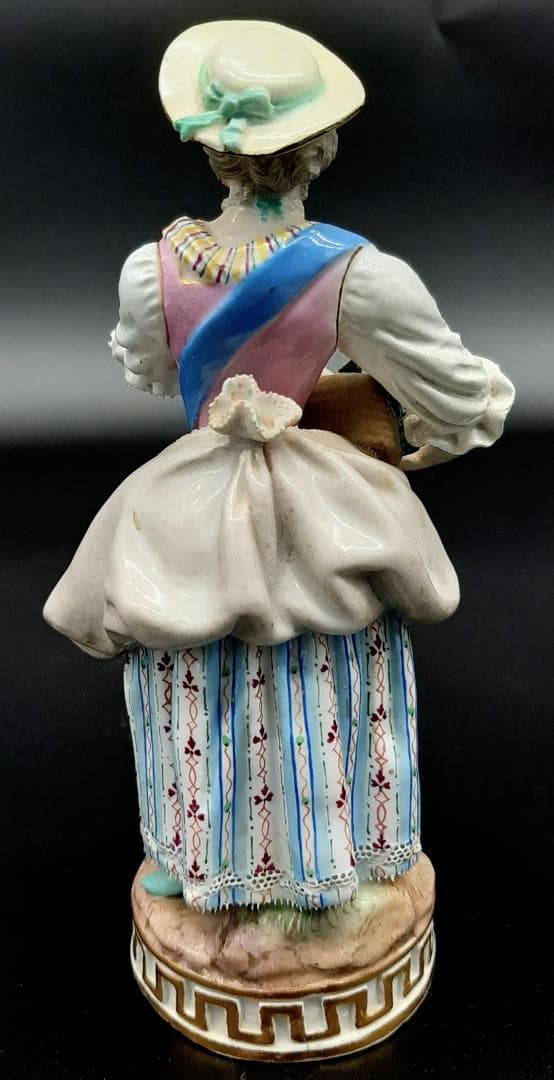 古マイセン／アシエ1768年『花摘みの女』大型フィギュリン美品1級品ボタン剣