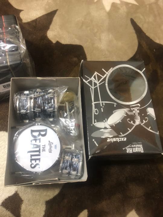 ビートルズ　thebeatles ミニチュアギター