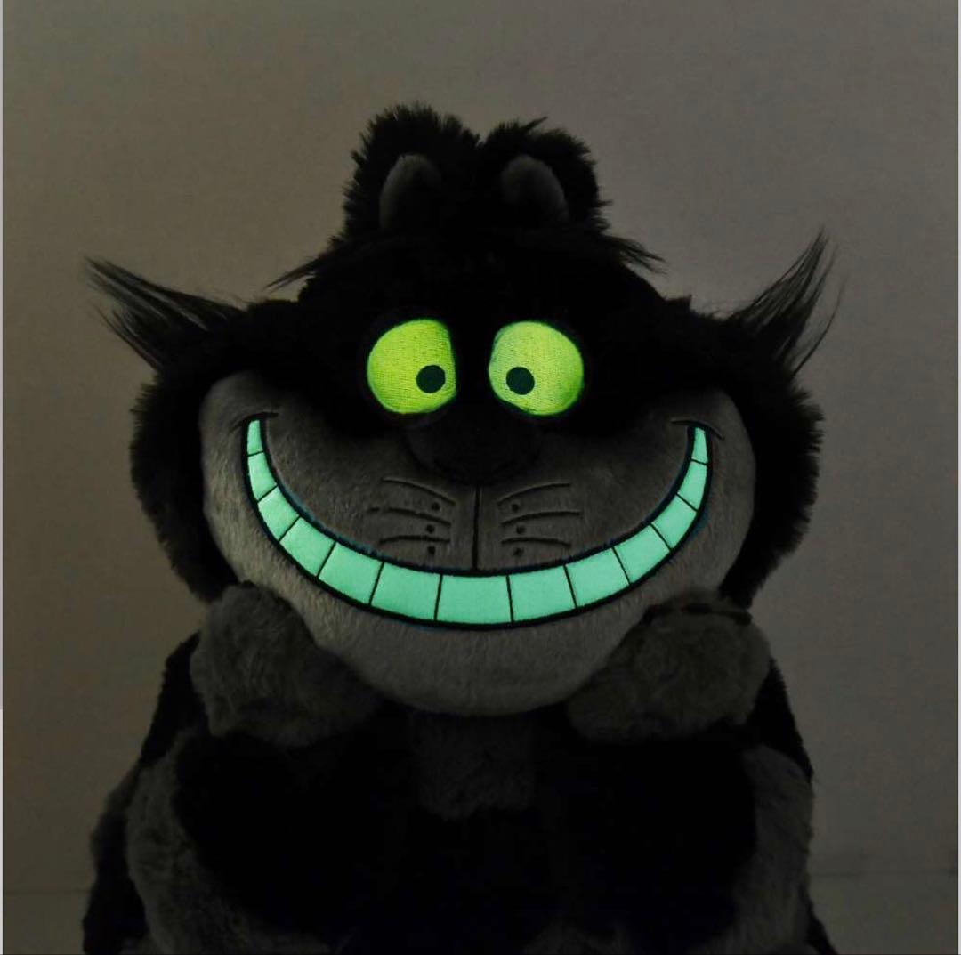 ディズニーストア完売品 チェシャ猫 ぬいぐるみ 蓄光 ブラック