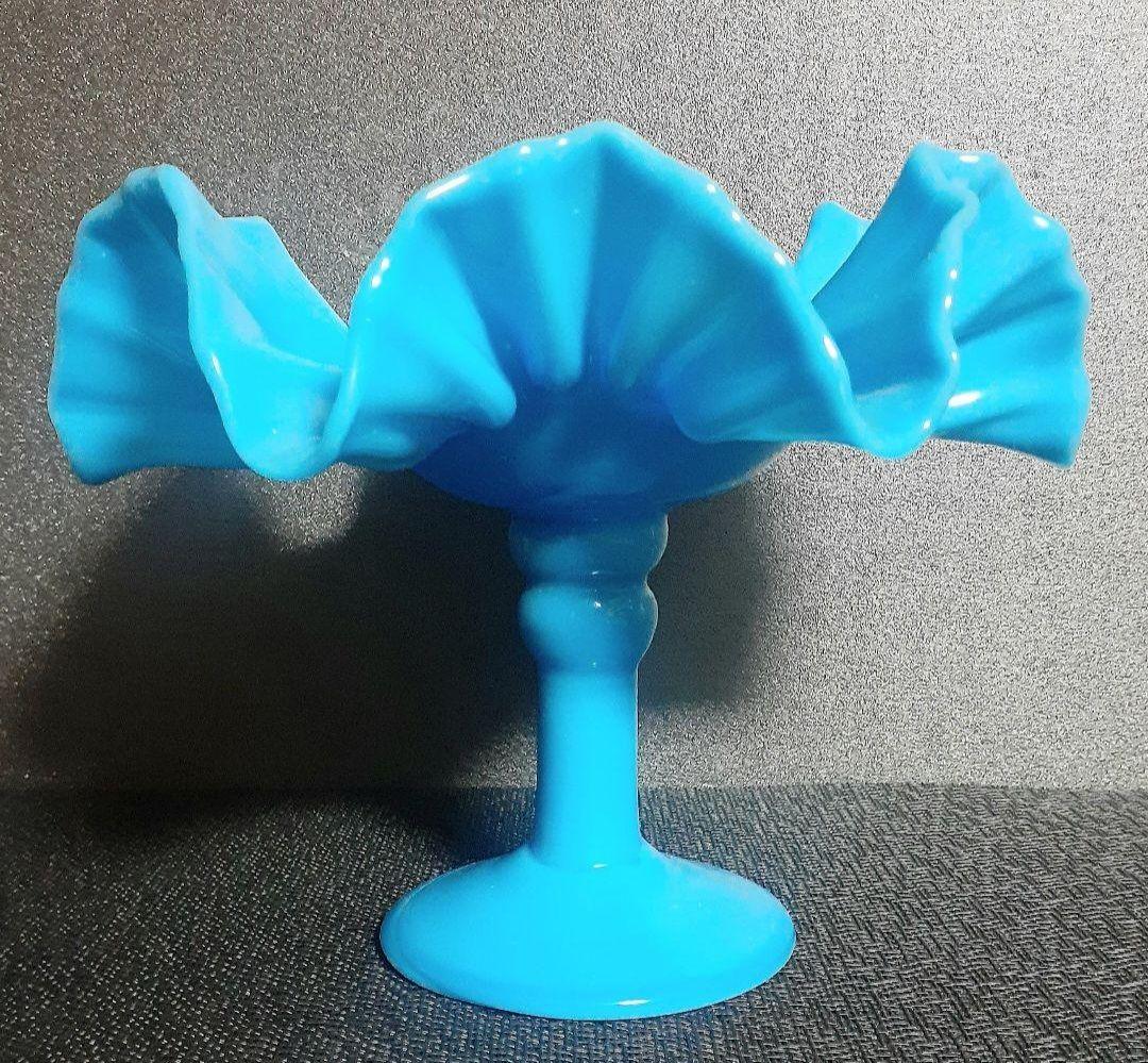 1900年代頃　ヨーロッパアンティーク　吹きガラス　青被せ　フリルコンポート