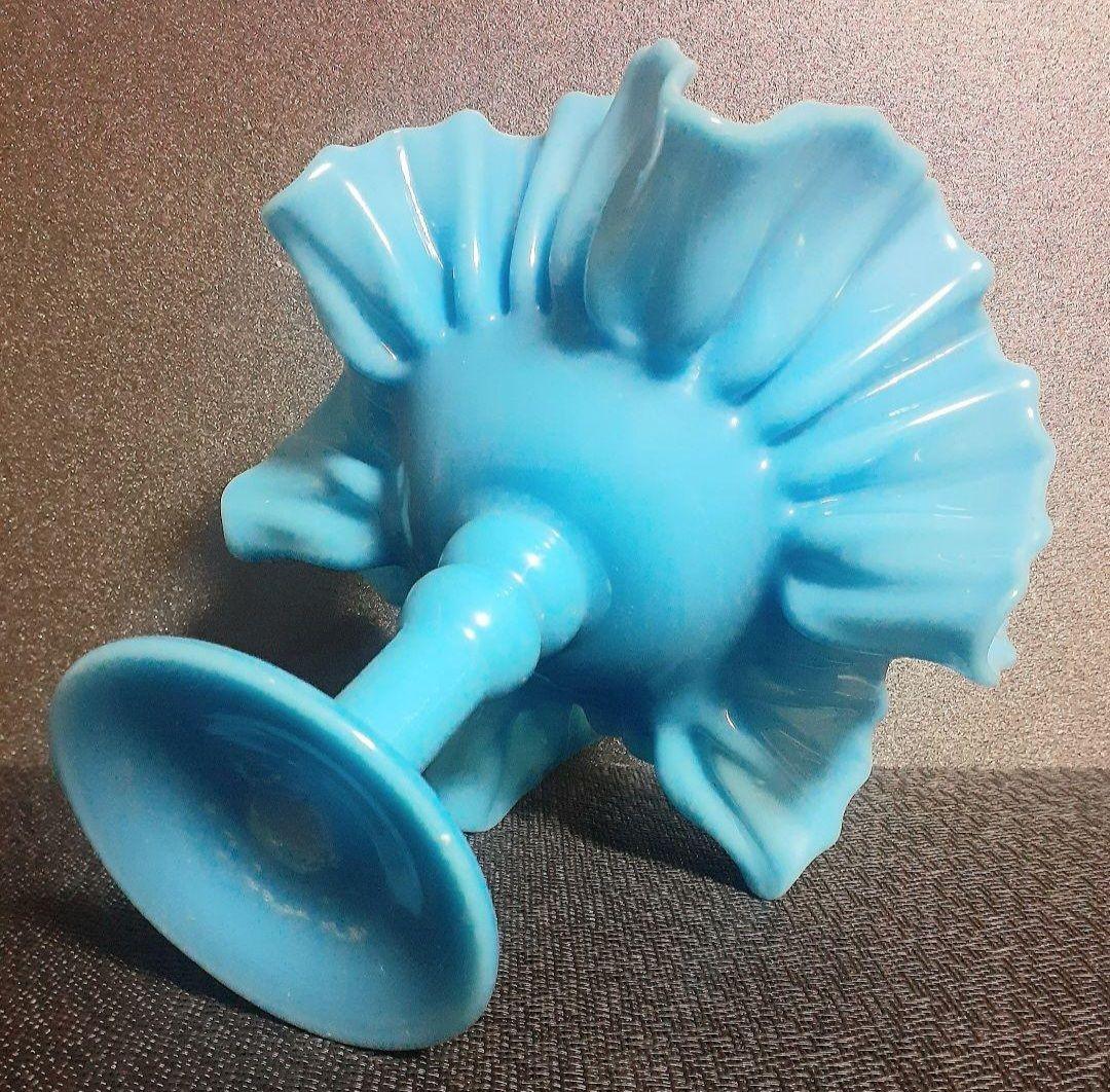 1900年代頃　ヨーロッパアンティーク　吹きガラス　青被せ　フリルコンポート