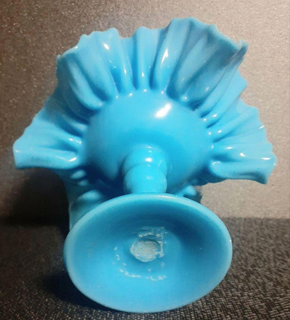 1900年代頃　ヨーロッパアンティーク　吹きガラス　青被せ　フリルコンポート