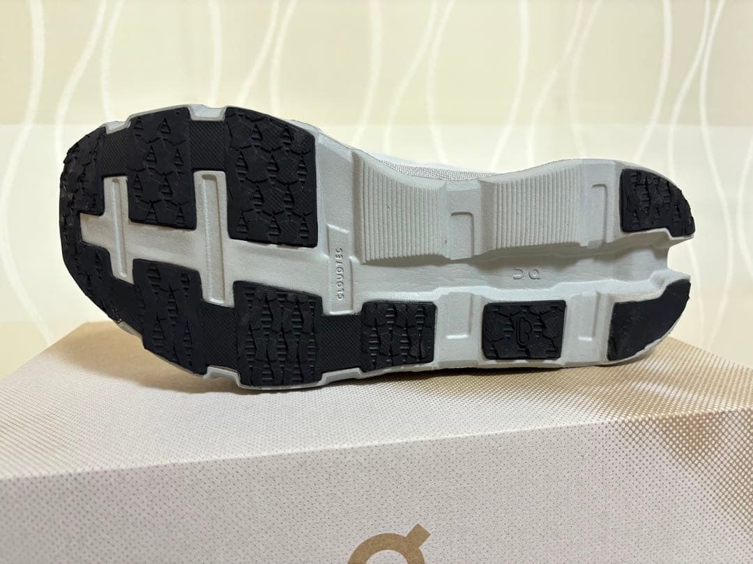 On Cloudmonster Hyper グレー/ホワイト 8M