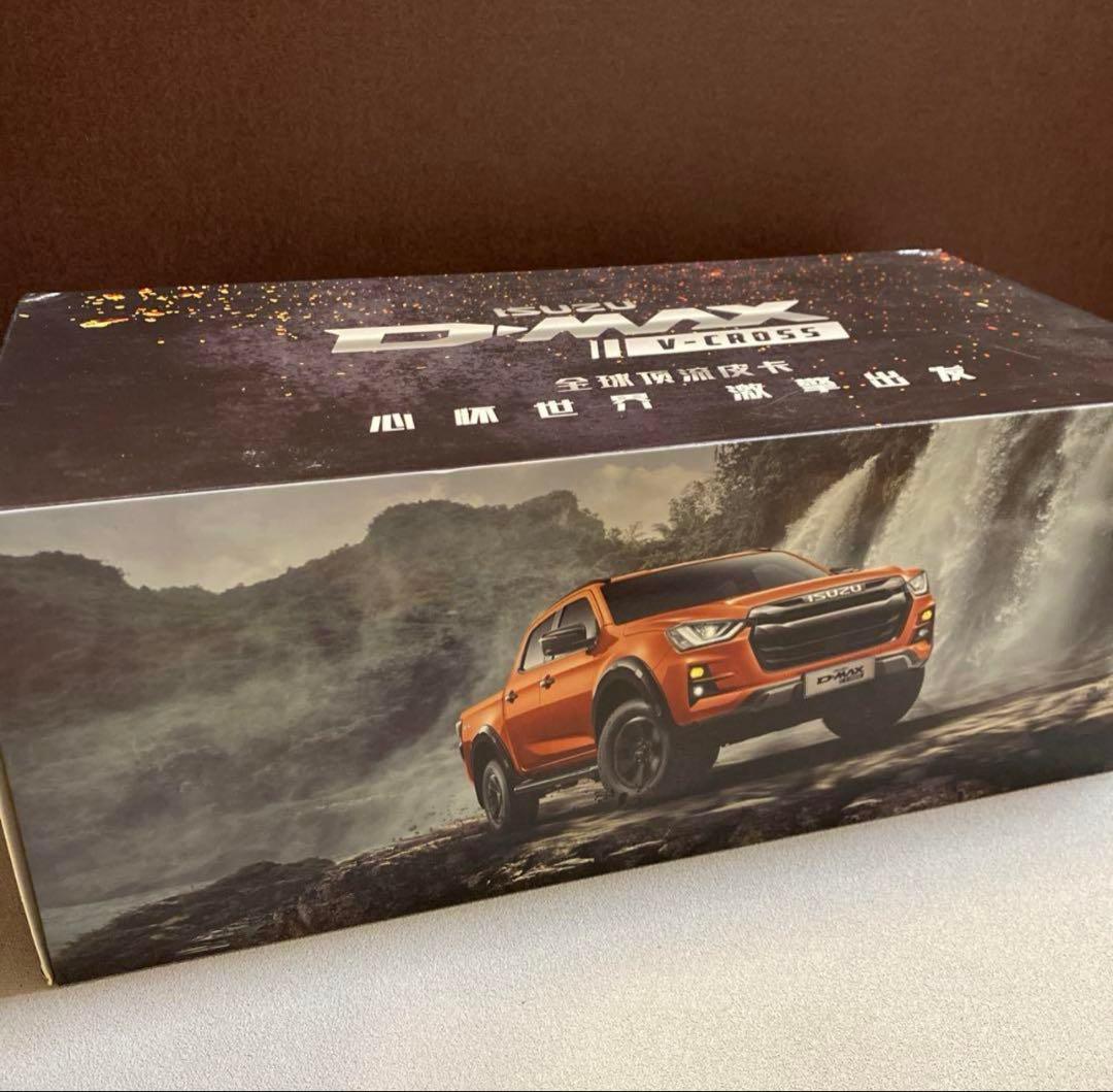 ISUZU D-MAX オレンジ 1/18ミニカー 4WD