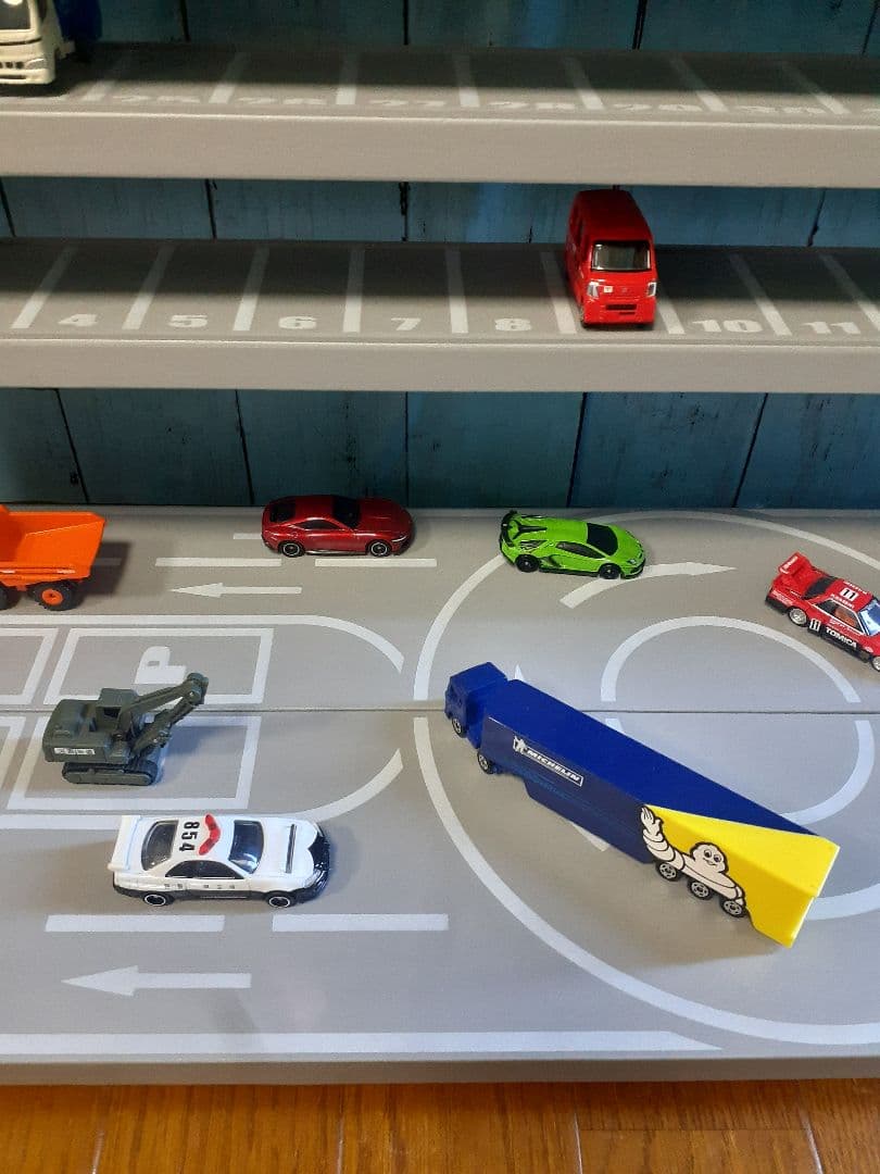 pinkfreak　8段130台最新版自作トミカプラレール収納棚ロータリー