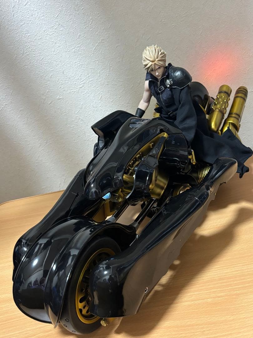 ゲームキャラクター game toys Cloud Strife & Fenrir GT-006C