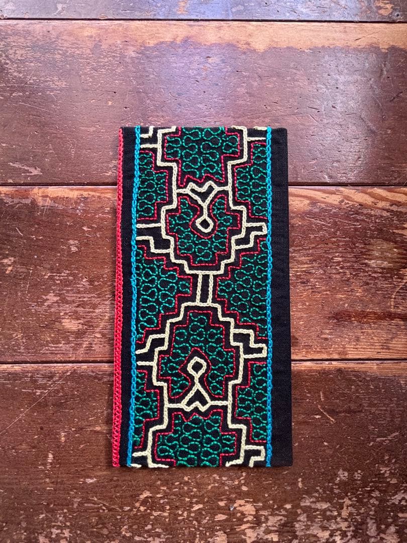 アヤワスカ　シピボ族　刺繍　額付き