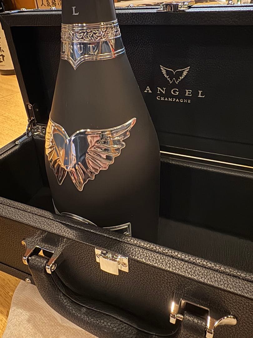 に*こ様 未開封　12月購入　ANGEL シャンパン ブリュット　ブラック ケー