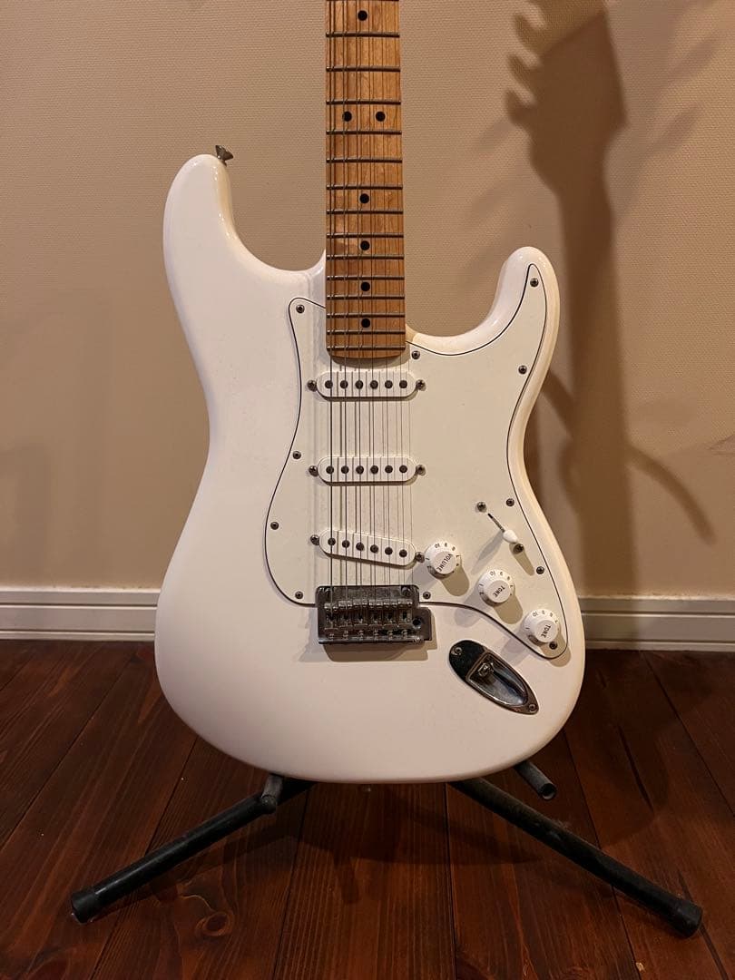 【値下げ交渉OK】フェンダー　fender ホワイト ストラトキャスター エレキ