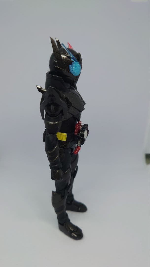 S.H.Figuarts 仮面ライダービルド ラビットタンクハザードフォーム