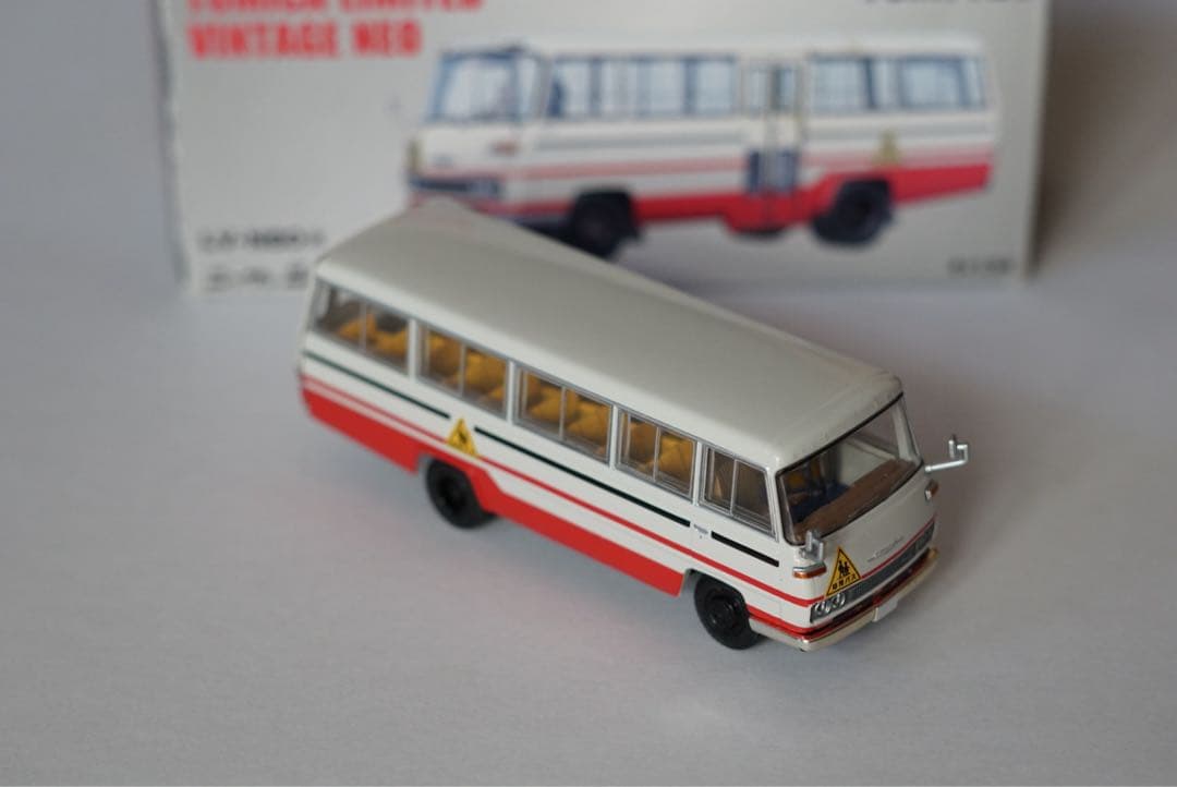 トミカリミテッドビンテージネオ LV-N80 バス型ミニカー