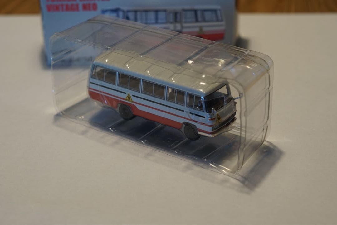 トミカリミテッドビンテージネオ LV-N80 バス型ミニカー